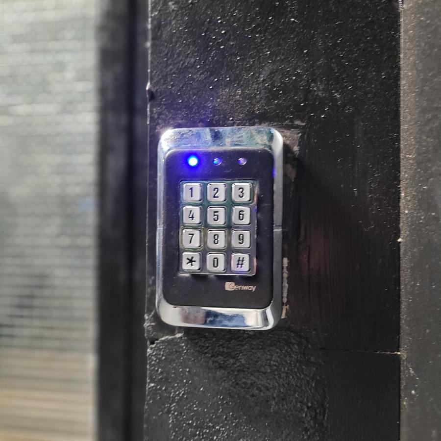 Anastasia Balcescu Apart 4 Self Check In Code From 2Pm Kitchen And Bedroom ブカレスト エクステリア 写真