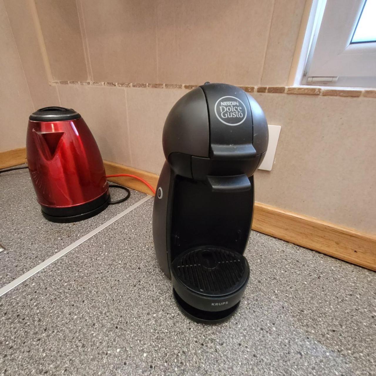 Anastasia Balcescu Apart 4 Self Check In Code From 2Pm Kitchen And Bedroom ブカレスト エクステリア 写真