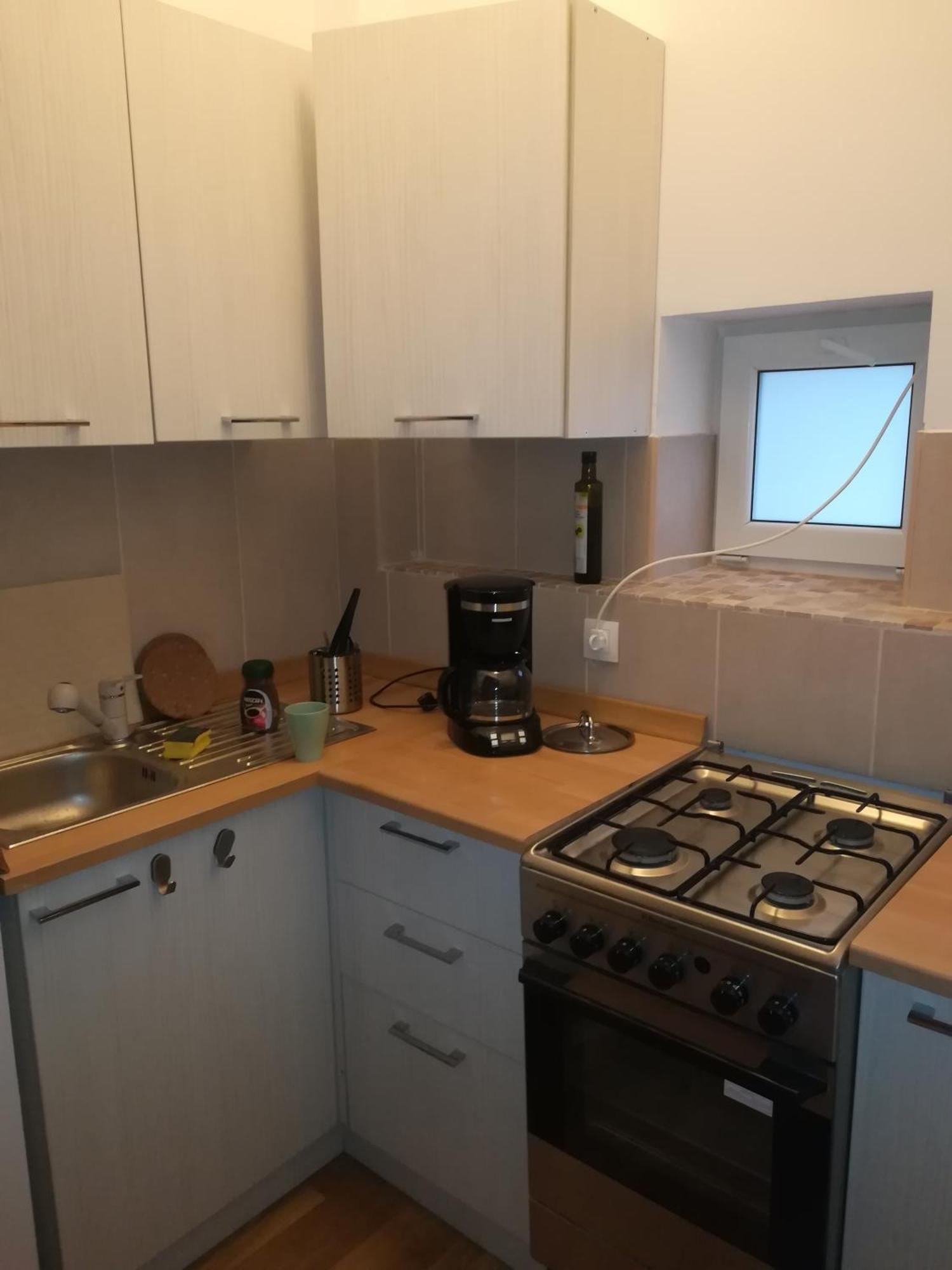 Anastasia Balcescu Apart 4 Self Check In Code From 2Pm Kitchen And Bedroom ブカレスト エクステリア 写真